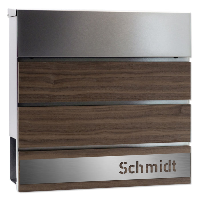 AlbersDesign Briefkasten B5 (in Edelstahl) mit Nussbaum-Massivholzelementen - personalisiert mit Edelstahl-Schild
