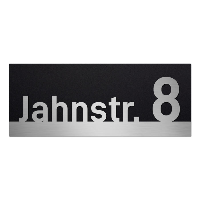 Edelstahl Straße & Hausnummer, mit 3D Effekt, Rückwand pulverbeschichtet in RAL9005, Frontblende in Edelstahl