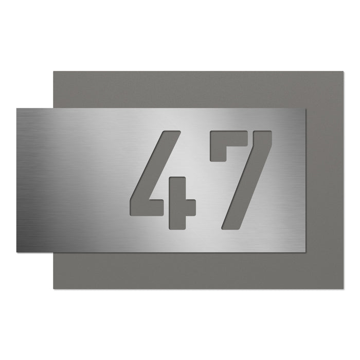 Edelstahl-Hausnummer, mit 3D Effekt, Rückwand pulverbeschichtet in RAL9007, Frontblende in Edelstahl