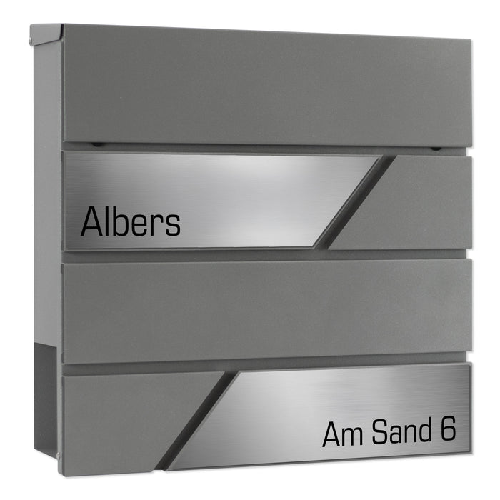 AlbersDesign Briefkasten B1 in Graualuminium (RAL9007) personalisiert mit Edelstahl-Schildern