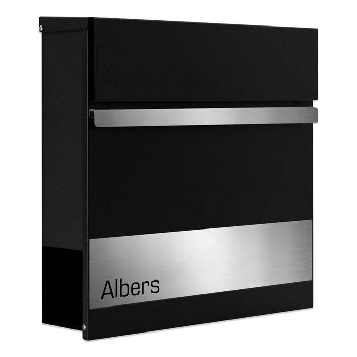AlbersDesign Briefkasten B3 schwarz (RAL 9005) personalisiert mit Edelstahlschild