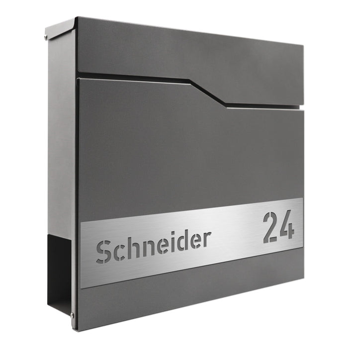 AlbersDesign Briefkasten B7 in Graualuminium (RAL9007) personalisiert mit Edelstahlschild