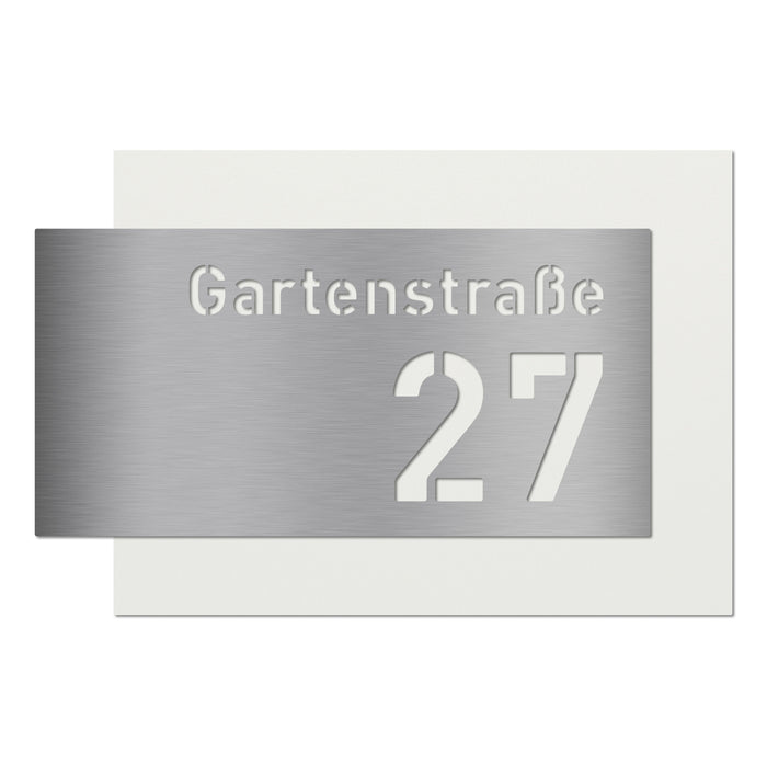 Edelstahl-Hausnummer mit Straße, mit 3D Effekt, Rückplatte pulverbeschichtet in RAL9003, Frontblende in Edelstahl