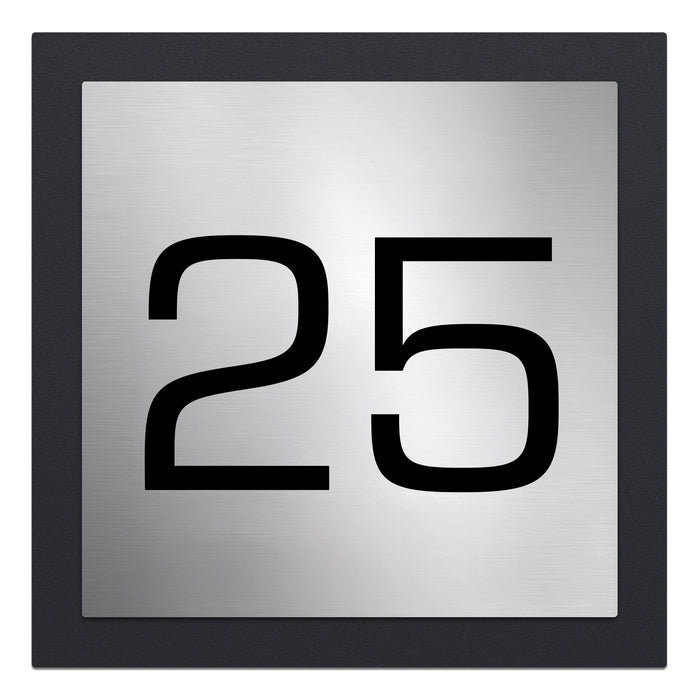 Edelstahl-Hausnummer mit 3D Effekt, Rückwand pulverbeschichtet in RAL7016, Frontblende in Edelstahl