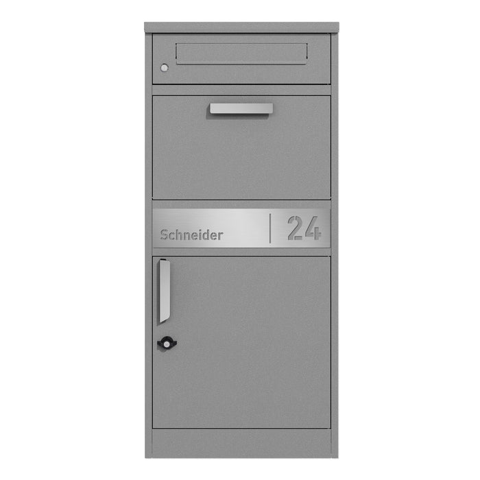 AlbersDesign Stand-Paketbox PB1 Graualuminium (RAL9007) personalisiert mit Edelstahl-Schild
