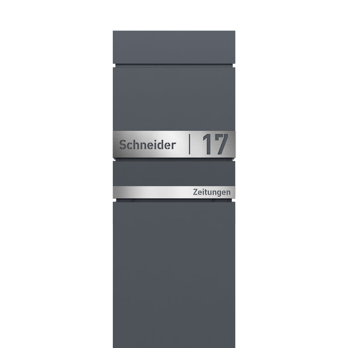 AlbersDesign Stand-Briefkasten SB2 mit Zeitungsfach anthrazit (RAL7016) personalisiert mit Edelstahl-Schild