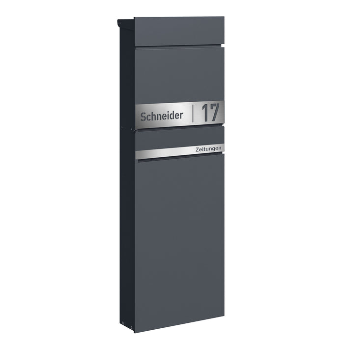 AlbersDesign Stand-Briefkasten SB2 mit Zeitungsfach anthrazit (RAL7016) personalisiert mit Edelstahl-Schild