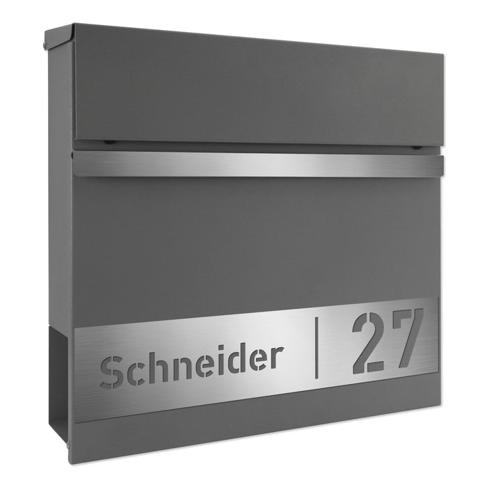 AlbersDesign Briefkasten B3 in Graualuminium (RAL9007) personalisiert mit Edelstahlschild