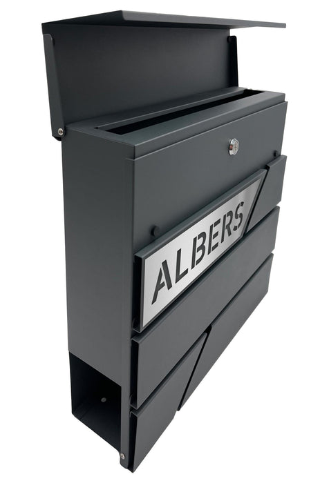 AlbersDesign Briefkasten B1 anthrazit (RAL7016) personalisiert mit Edelstahl-Schildern