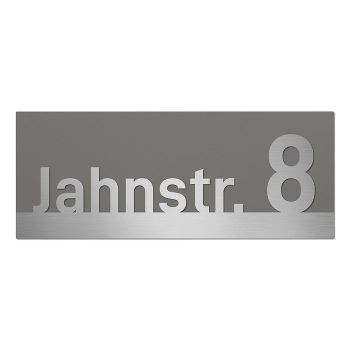 Edelstahl Straße & Hausnummer, mit 3D Effekt, Rückwand pulverbeschichtet in RAL9007, Frontblende in Edelstahl