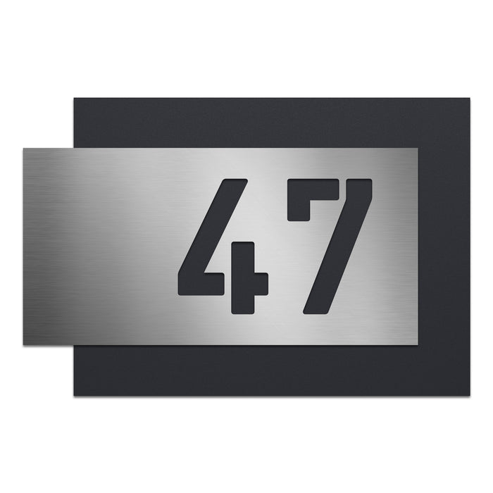 Edelstahl-Hausnummer, mit 3D Effekt, Rückwand pulverbeschichtet in RAL7016, Frontblende in Edelstahl